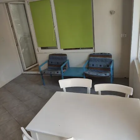 Small Studio For 2 Vega شقة *
